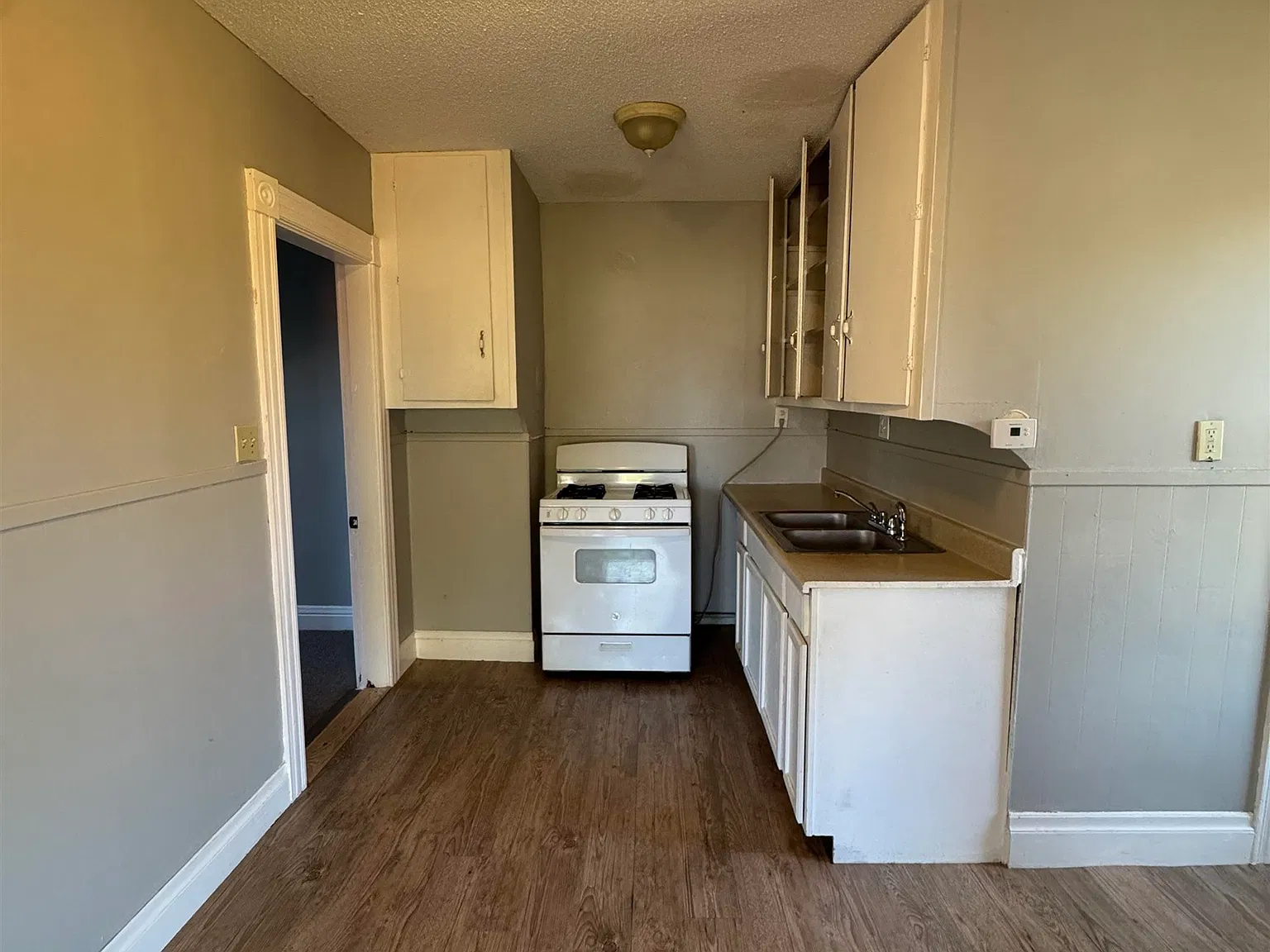 2 bed, 1.0 bath, 650 sqft, $1,500 — Photo 2