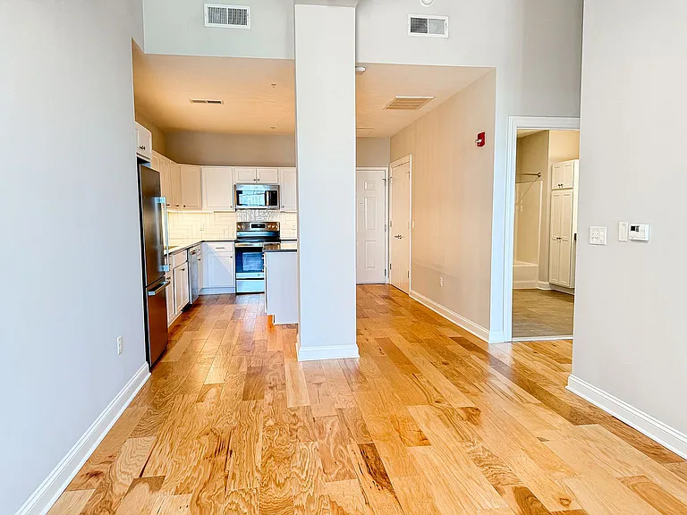 622 Main St — Photo 32