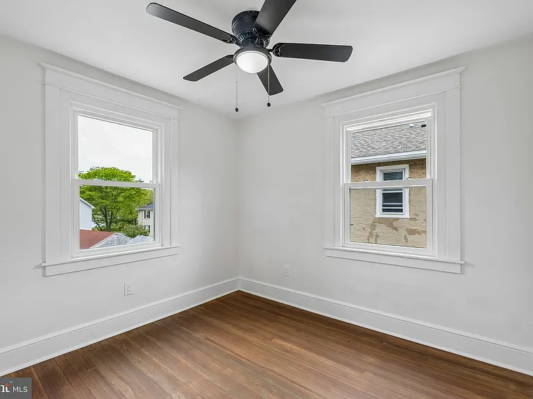 114 Conestoga Rd — Photo 38