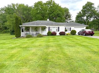16 W Oakwood Way, New Castle, PA