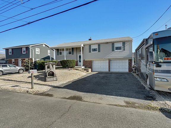 2nd image of 346 Cheryl Dr