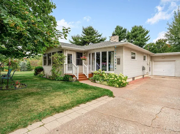 2020 W Ridge St, Marquette, MI 49855