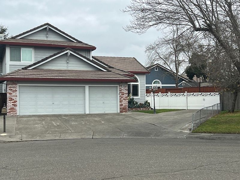 1st image of 7309 Roxanne Ln