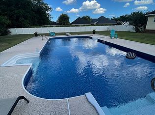 3940 Golfview Dr, Blackshear, GA 31516