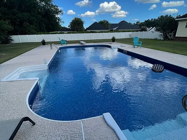 3940 Golfview Dr, Blackshear, GA 31516