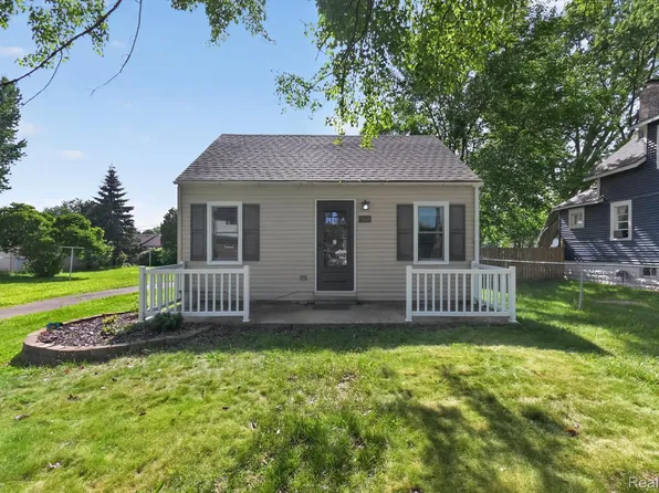 1446 Norris St, Westland, MI 48186