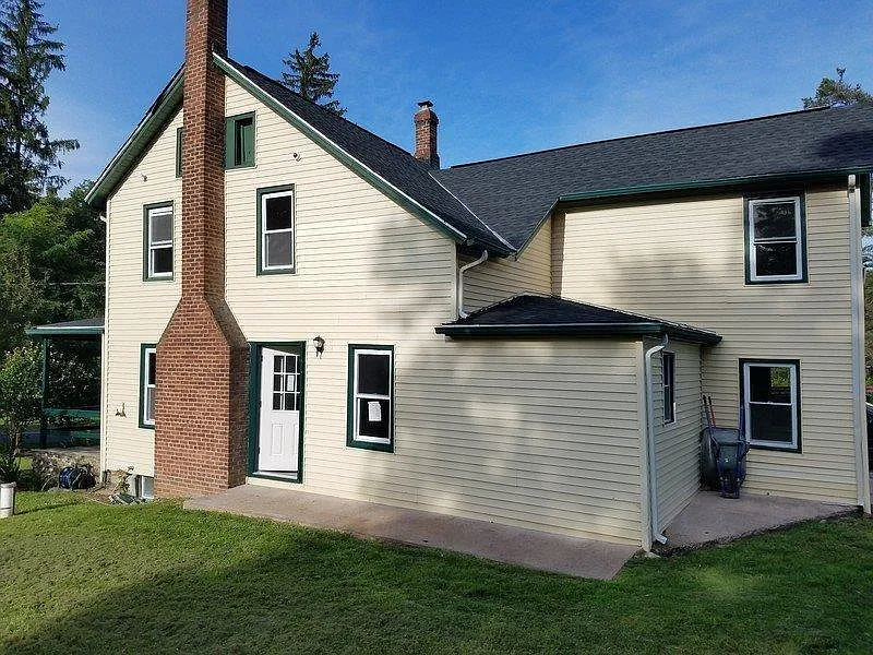 3 bed, 1250 sqft, $2,550 — Photo 4