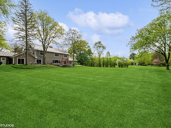 2nd image of 2265 Birchwood Ln