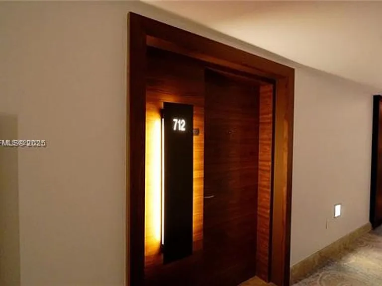 6801 Collins Avenue Cu #710 — Photo 17