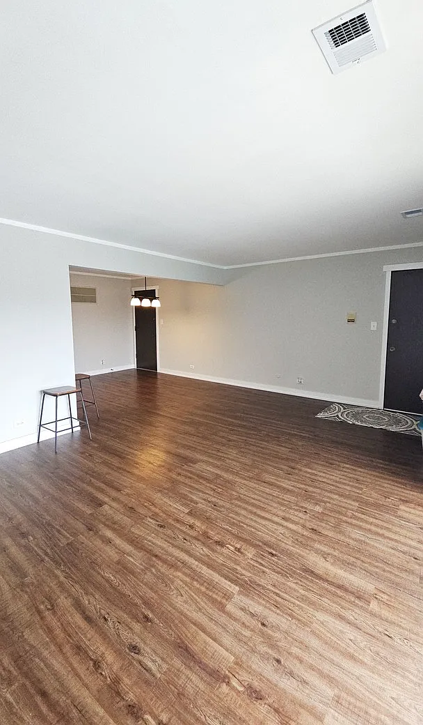 2 bed, 900 sqft, $1,800 — Photo 2