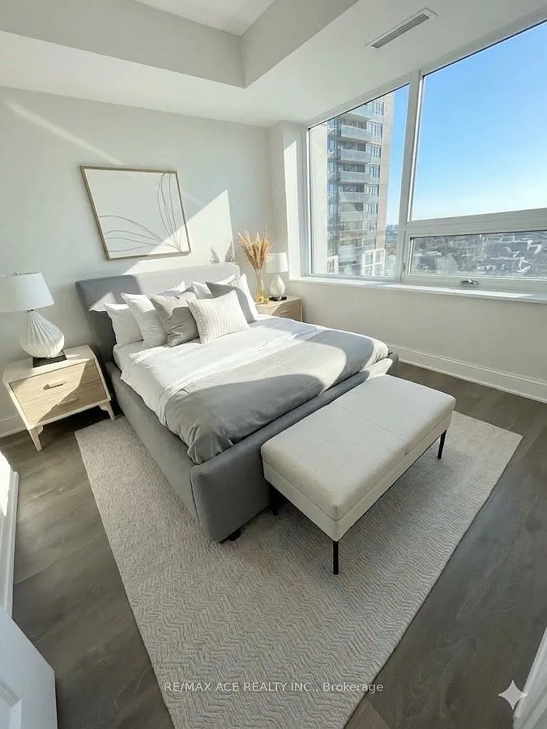3 bed, $2,400 — Photo 3