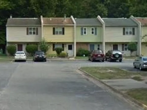 12731 Woodside Ln, Newport News, VA 23602