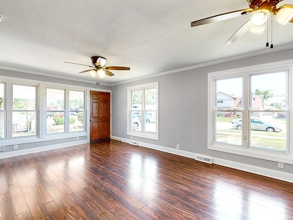 3rd image of 6712 W 90th St