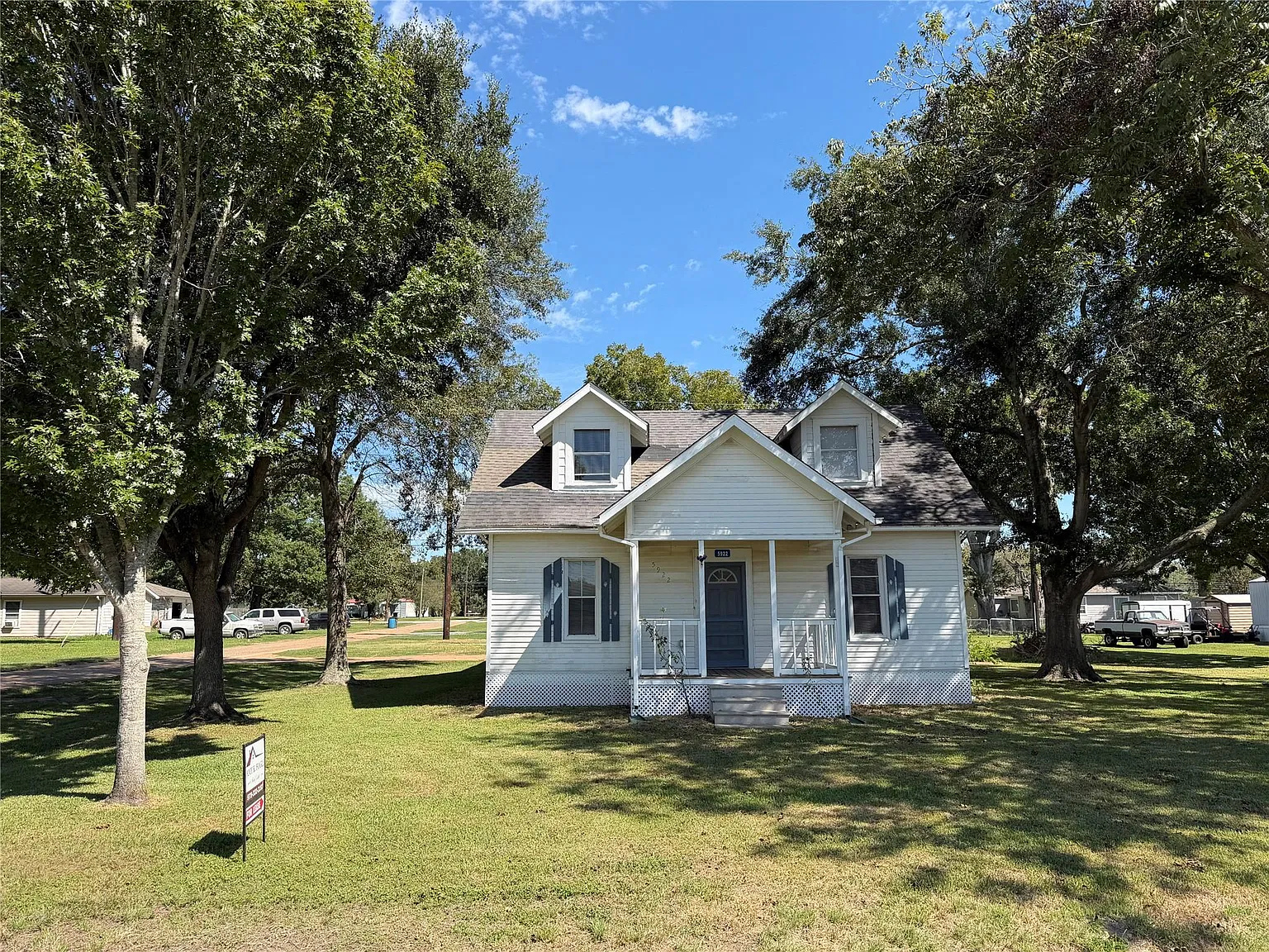 4 bed, 1.0 bath, 1664 sqft, $1,700 — Photo 2