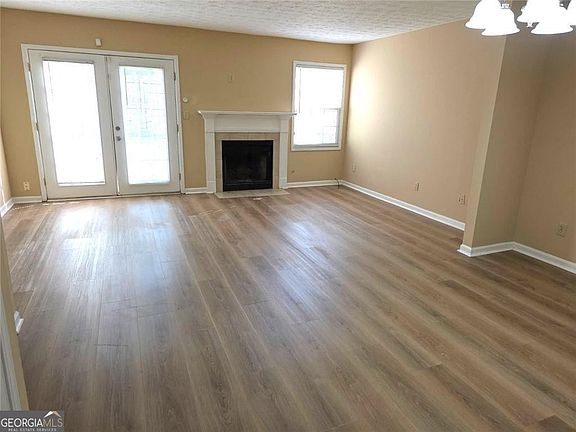 3rd image of 2378 Cove Rd