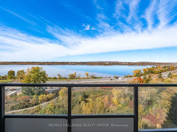 485 Richmond Rd #1004, Ottawa, ON K2A 3W9