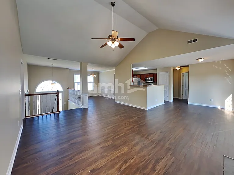733 Clear Cir — Photo 3