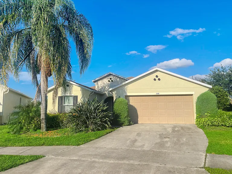 1641 Strathmore Cir — Photo 21