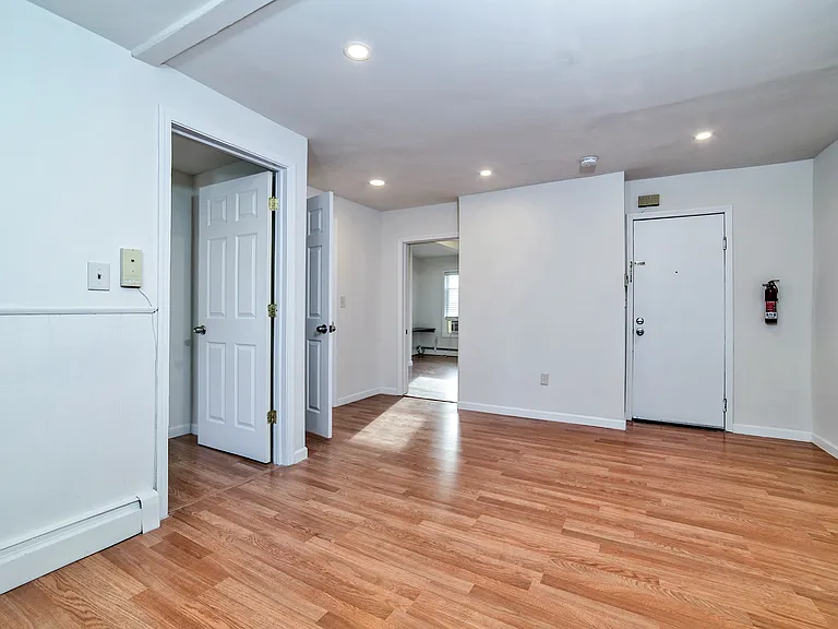 176 McWhorter St #1 — Photo 9