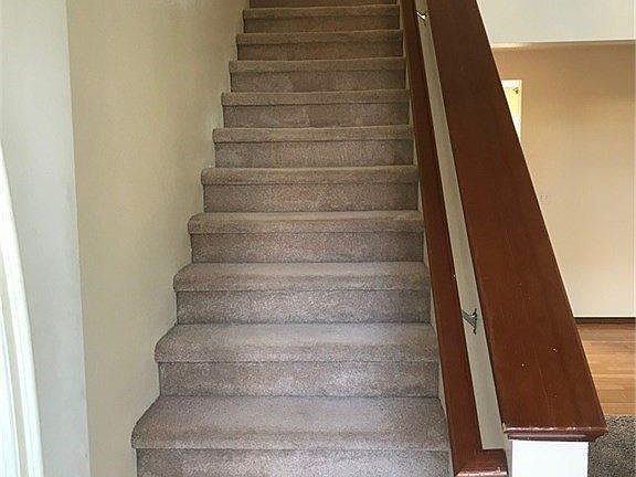 2nd image of 635 Sandpiper Pl