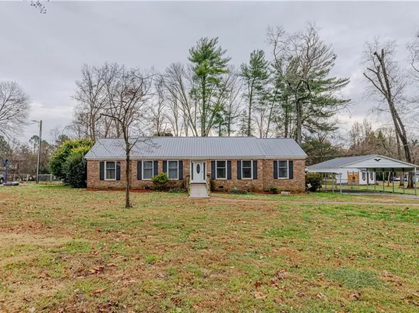 921 Dogwood Ln, Graham, NC 27253