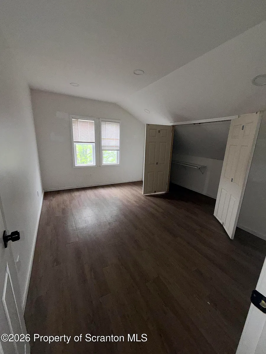 Building Photo - 538 Beech St #3
