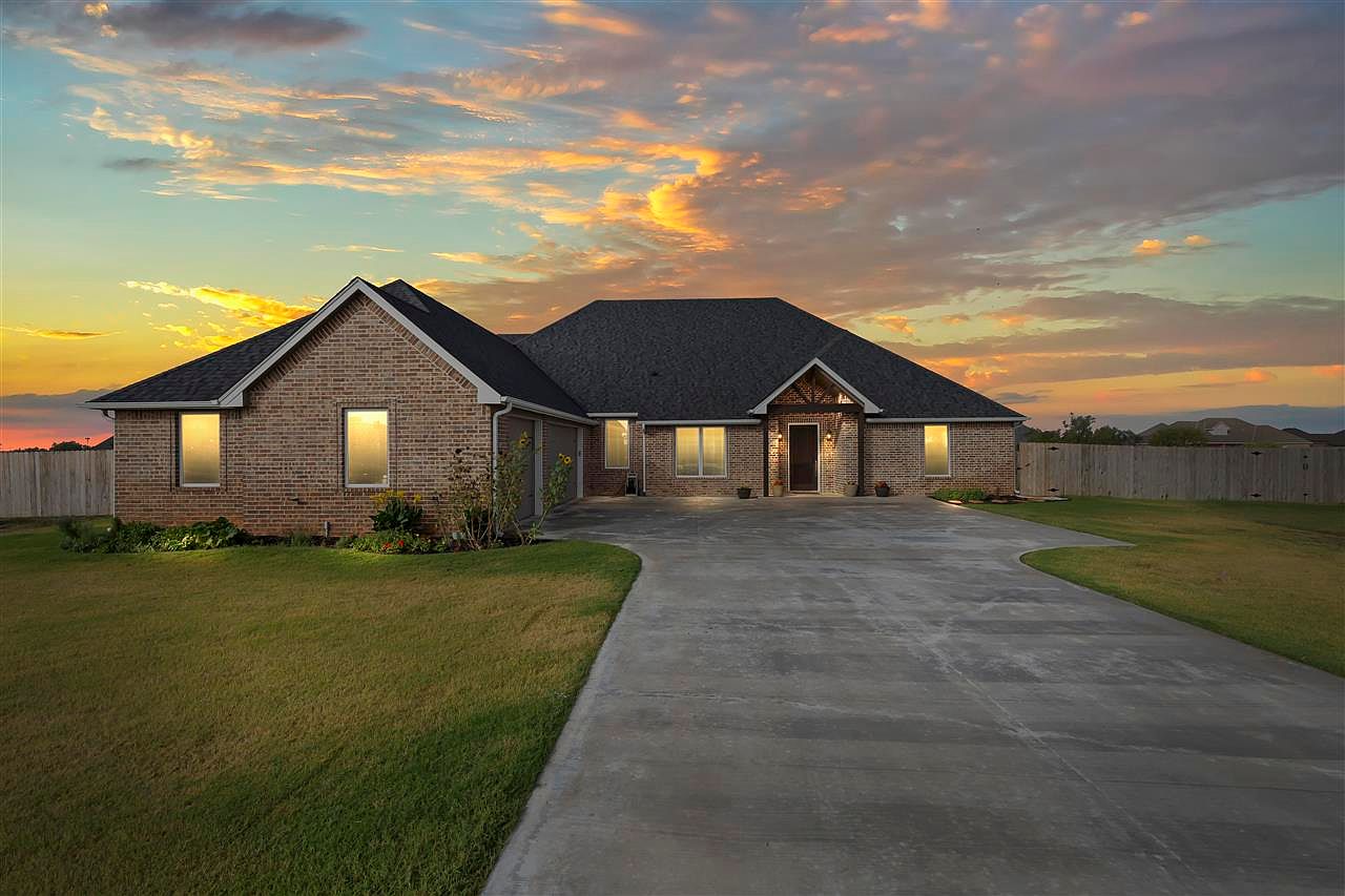 165 SW Elk Creek Loop, Cache, OK 73527 Zillow