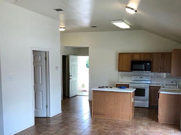 Very large open floorplan / Living and kitchen 