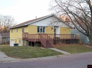 4 Bruce Ct, Mankato, MN 56001