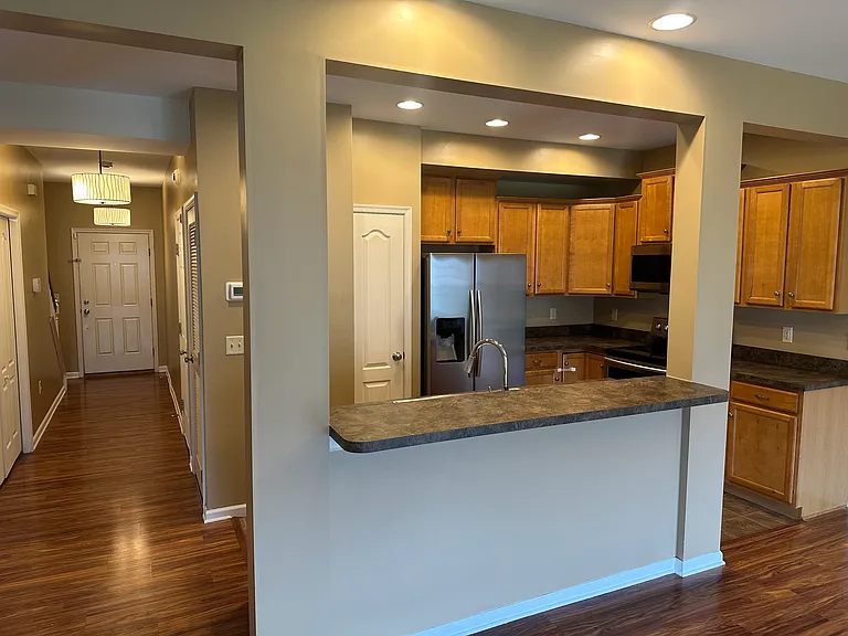 103 Stonecrest Ln — Photo 2