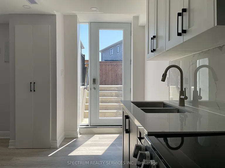 27 Yale Dr #BASEMENT — Photo 2