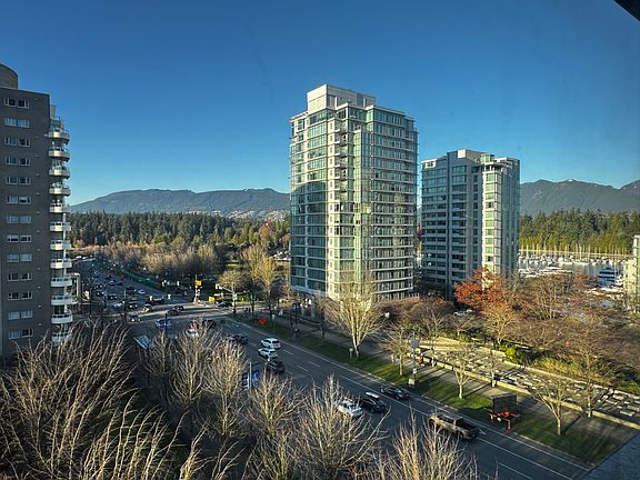 5th image of 1723 Alberni St #90
