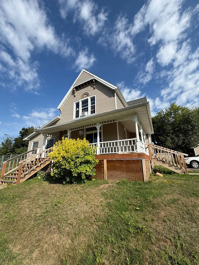 4729 McCulloch St — Photo 1