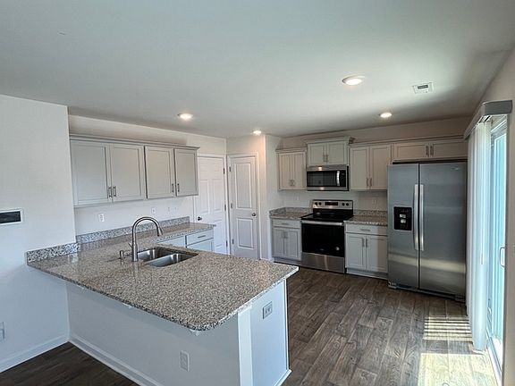 4th image of 3164 Winesap Dr