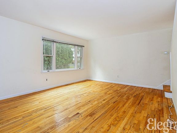 2nd image of 2 Park Ave Floor 1