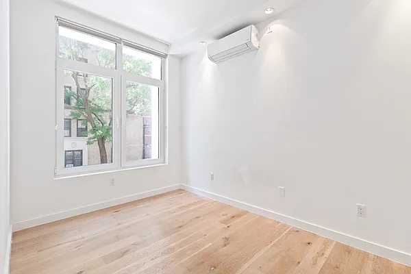 Rented by SPORN GROUP LLC | media 4