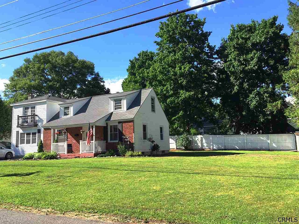 1st image of 15 Sutherland Dr