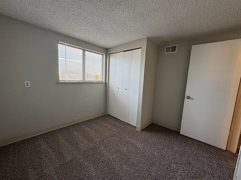 2110 Williams — Photo 19
