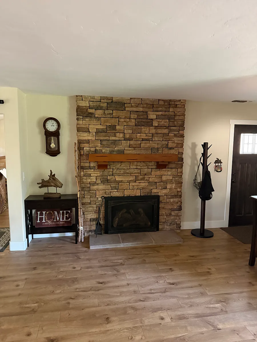 Building Photo - 2077 Sierra Dr