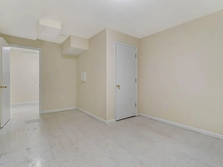 8808 Patricia Ct — Photo 38