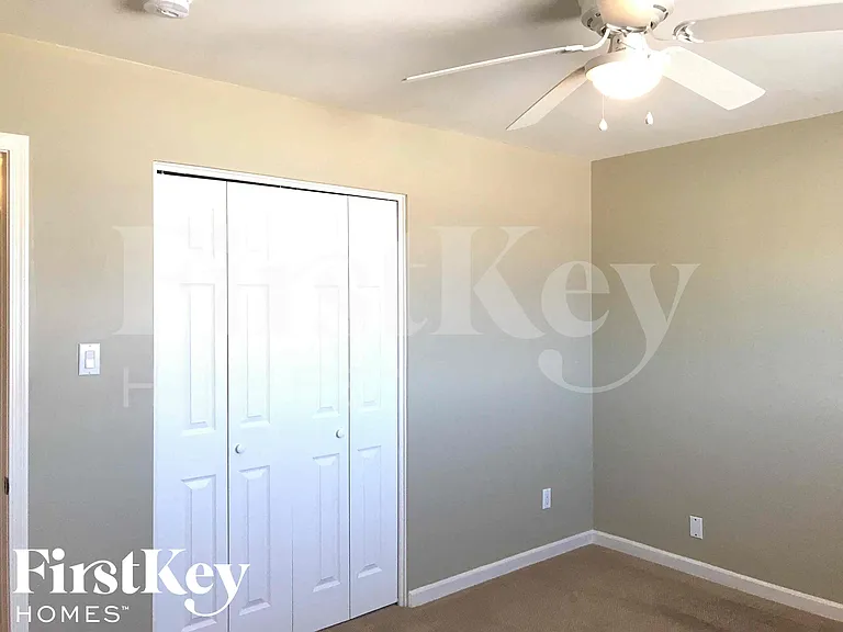 8802 N 35th Dr — Photo 14