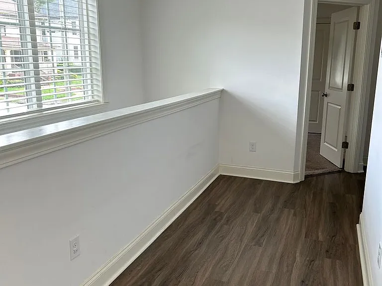 196 Silver Hill St — Photo 6