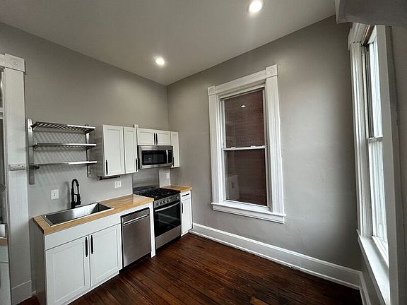 4th image of 920 Washington Ave Unit 2