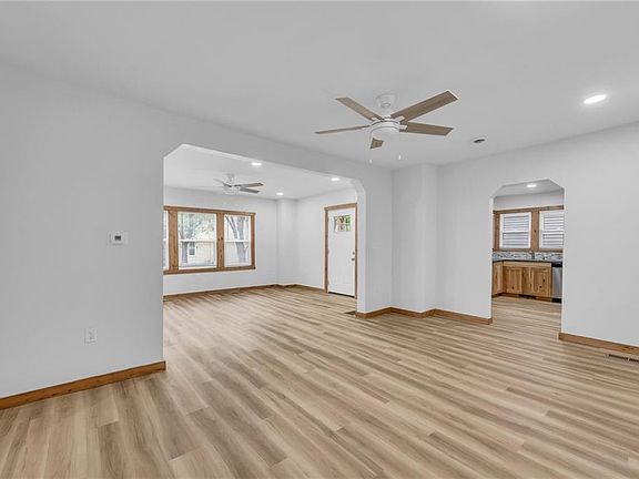 5th image of 1122 2nd Ave