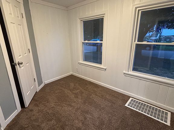 5th image of 2068 17th St SW