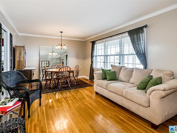 4th image of 2228 Pine Ln
