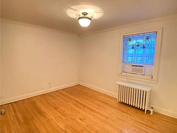 2nd image of 480 Oriole Pkwy #107