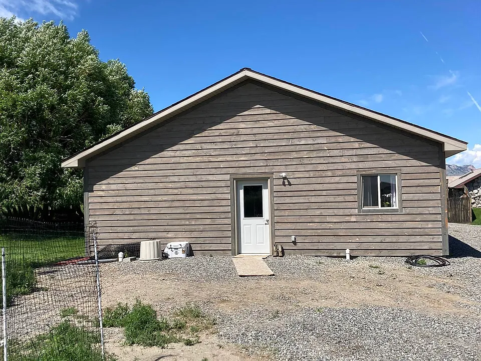 28 Moonlite Dr