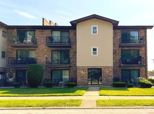 14457 Lamon Ave #201, Midlothian, IL 60445