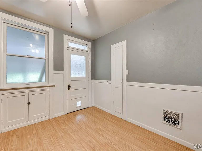 5058 Winona Ave — Photo 16
